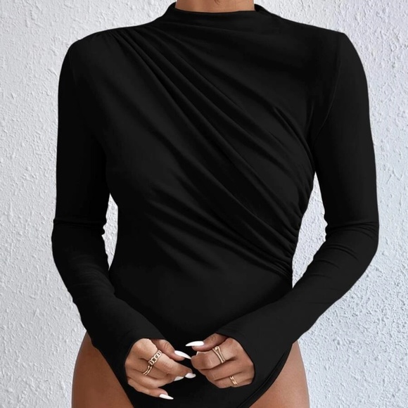 Minimalist Ruched Solid Bodysuit - Picture 2 of 13